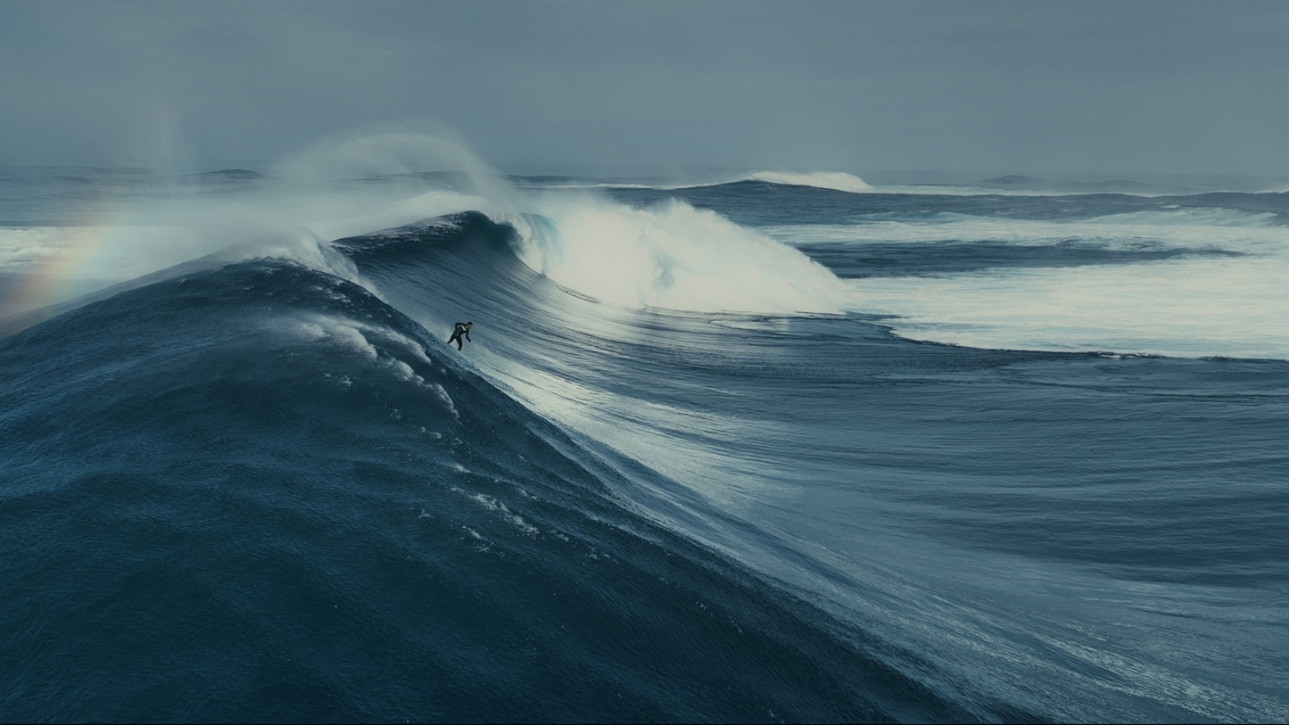 100 Foot Wave S3 is on Showmax