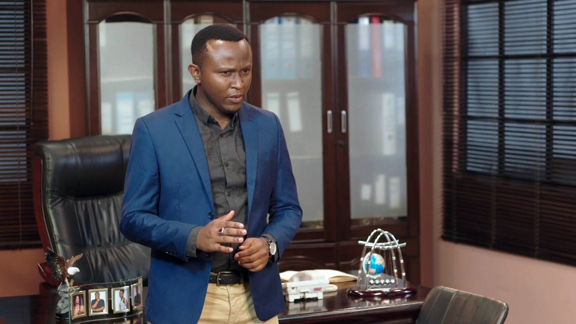 Bruce Makau in Kina on Showmax
