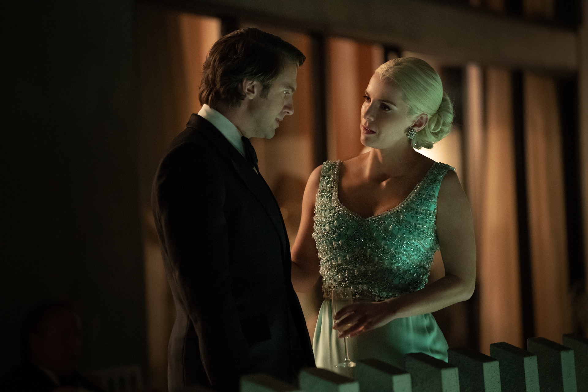 Dan Stevens and Betty Gilpin as John Dean and Mo Dean in Gaslit S1