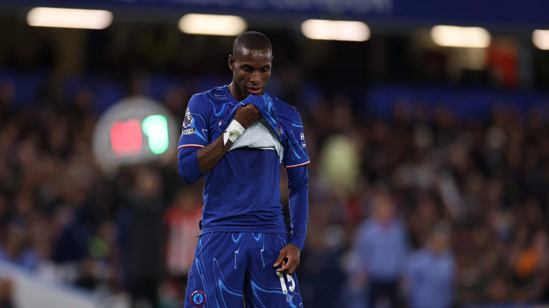 Chelsea striker Nicolas Jackson live on Showmax PL