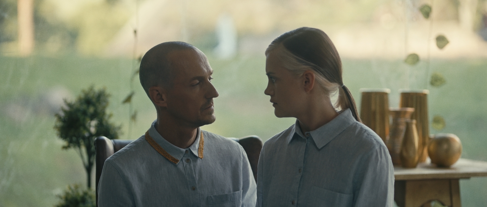 Chris Chameleon plays the manipulative cult leader Melchior van Staden in Horisonne