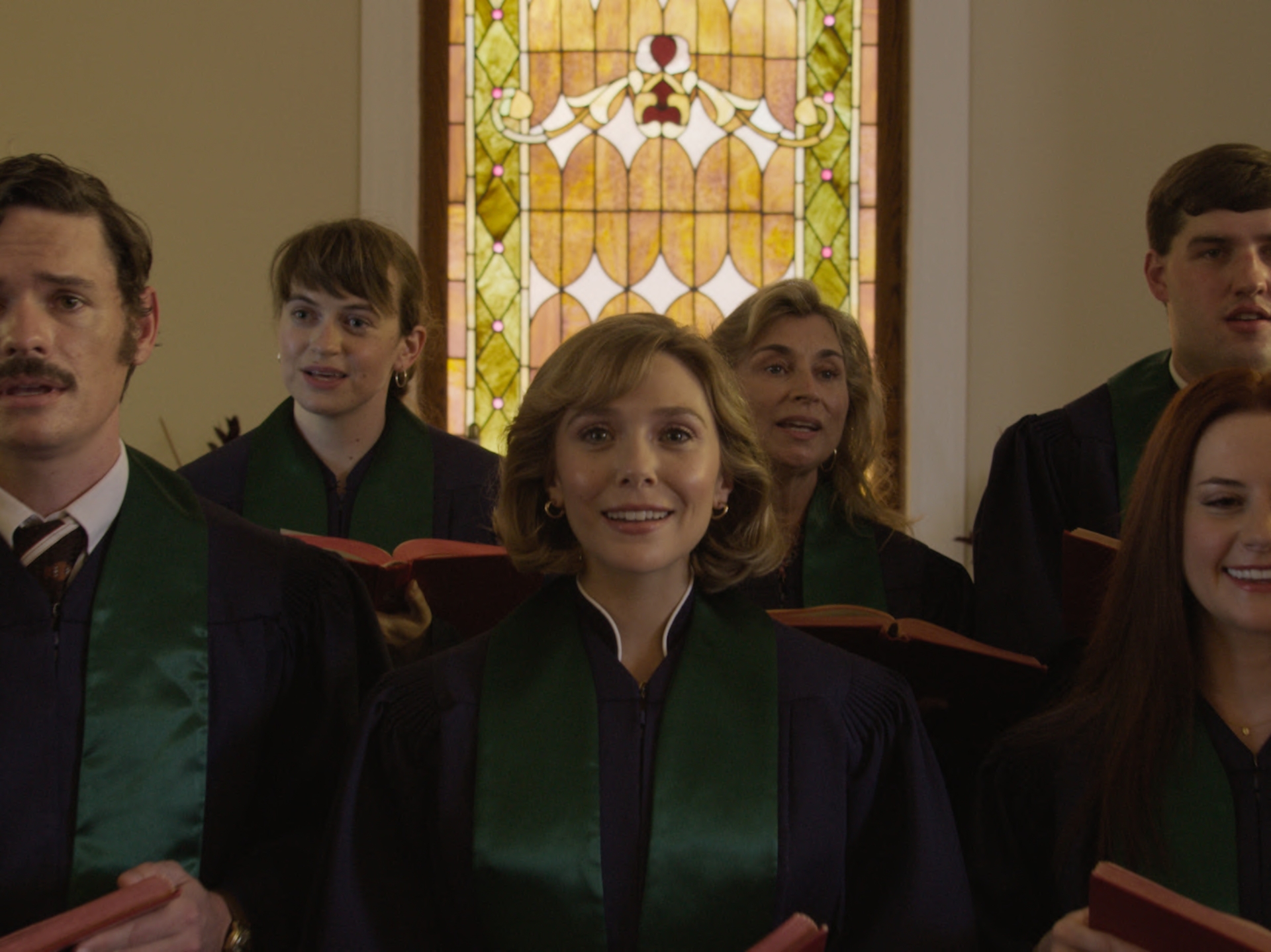 Elizabeth Olsen plays Candy Montgomery in Love & Death S1