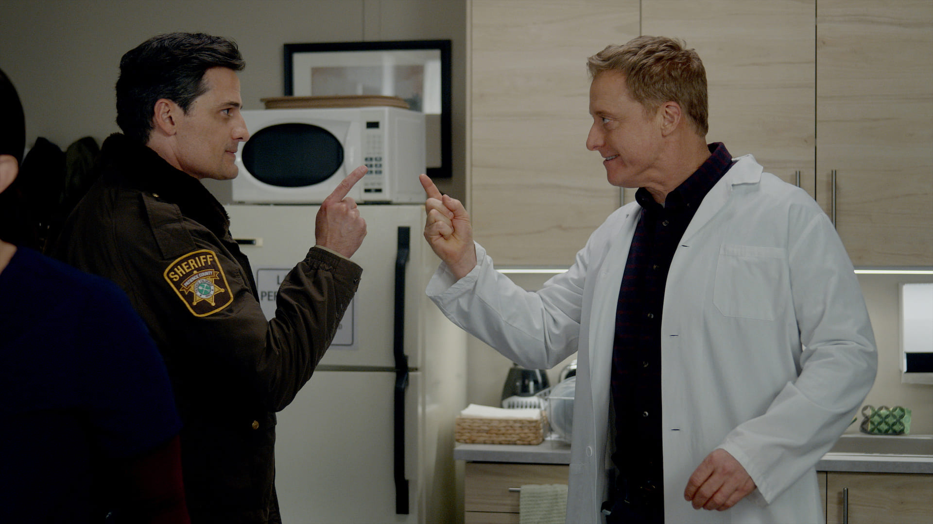 Enver Gjokaj as Joseph Rainier and Alan Tudyk as Harry Vanderspeigle in Resident Alien S3