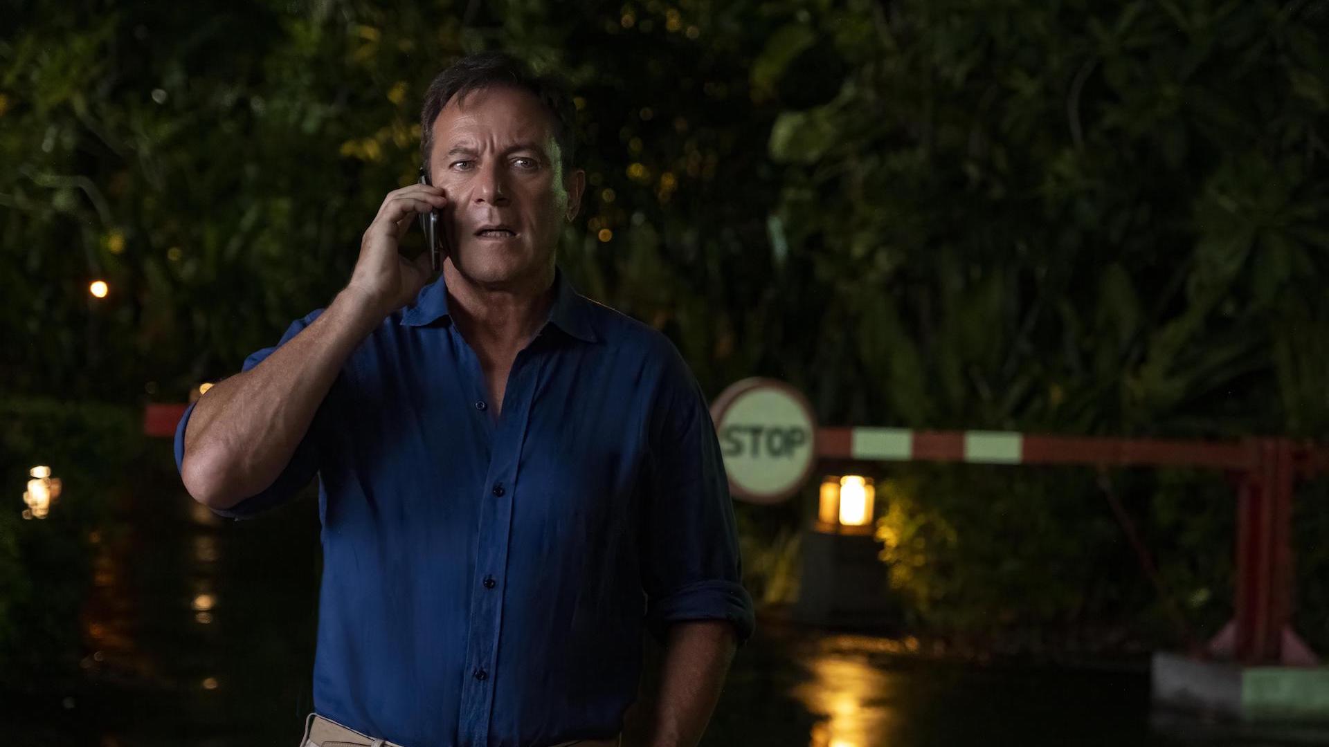 Jason Isaacs as Timothy Ratliff in The White Lotus S3 on Showmax