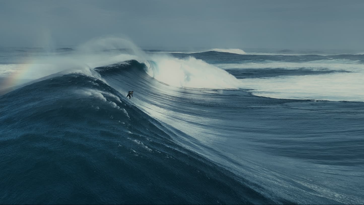 100 Foot Wave S3 is on Showmax