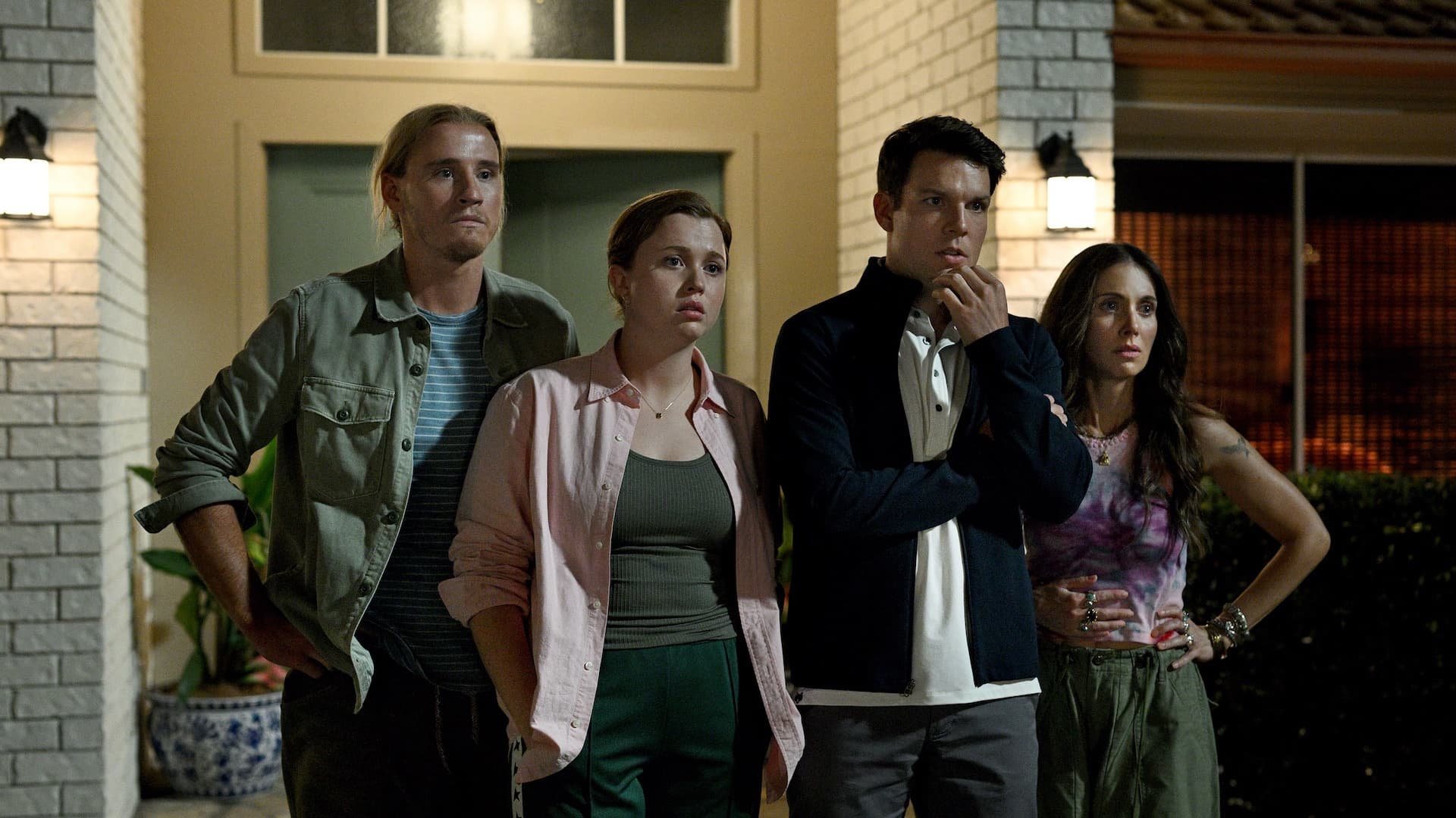 Conor Merrigan-Turner as Logan, Essie Randles as Brooke, Jake Lacy as Troy and Alison Brie as Amy in Apples Never Fall
