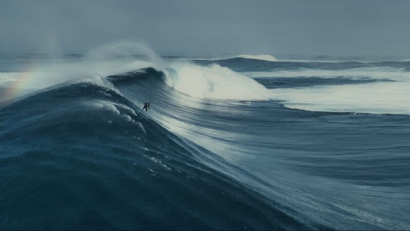 100 Foot Wave S3 is on Showmax
