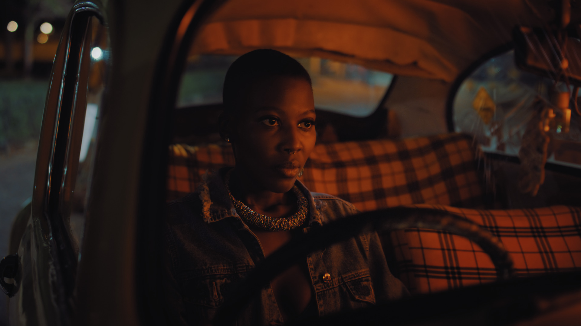 Daina Njuguna as Ciku’s former best friend Aisha in Big Girl Small World on Showmax
